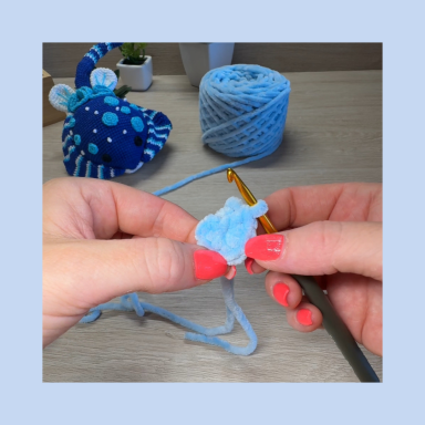 Apprendre à crocheter avec du fil chenille